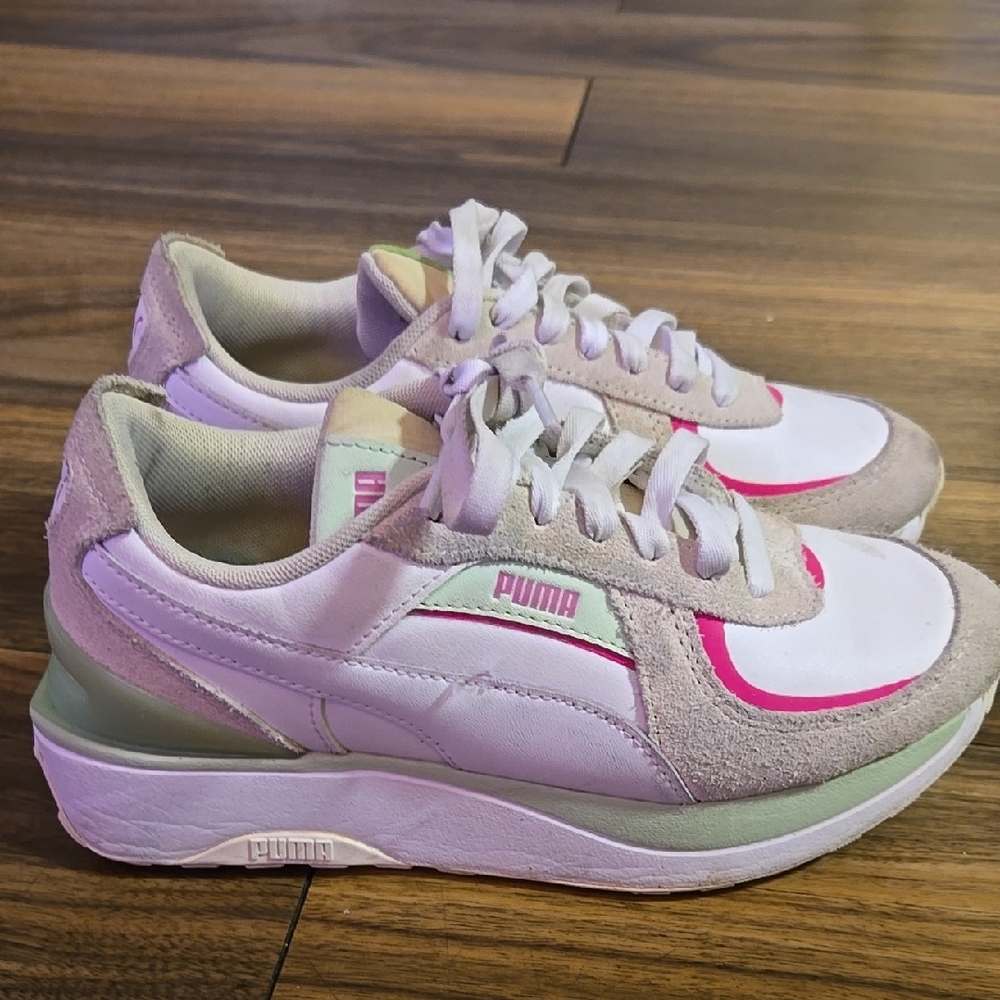 Puma Women's Pink and White Sneakers